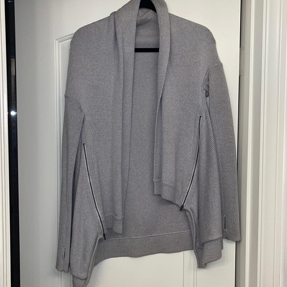 LULULEMON sweater